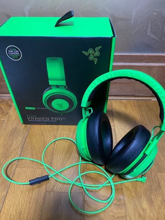 ヘッドホン&ps4充電スタンド、dualshock(ps4コントローラー)セット