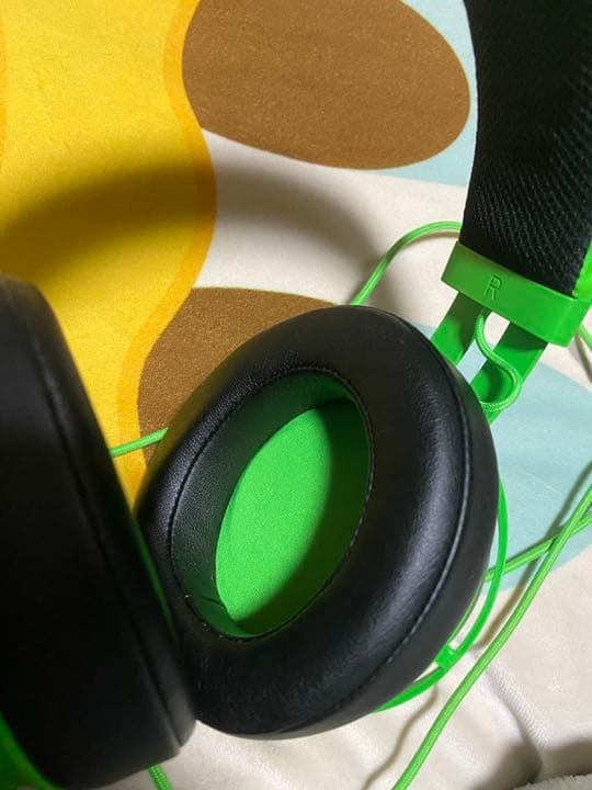 ヘッドホン&ps4充電スタンド、dualshock(ps4コントローラー)セット