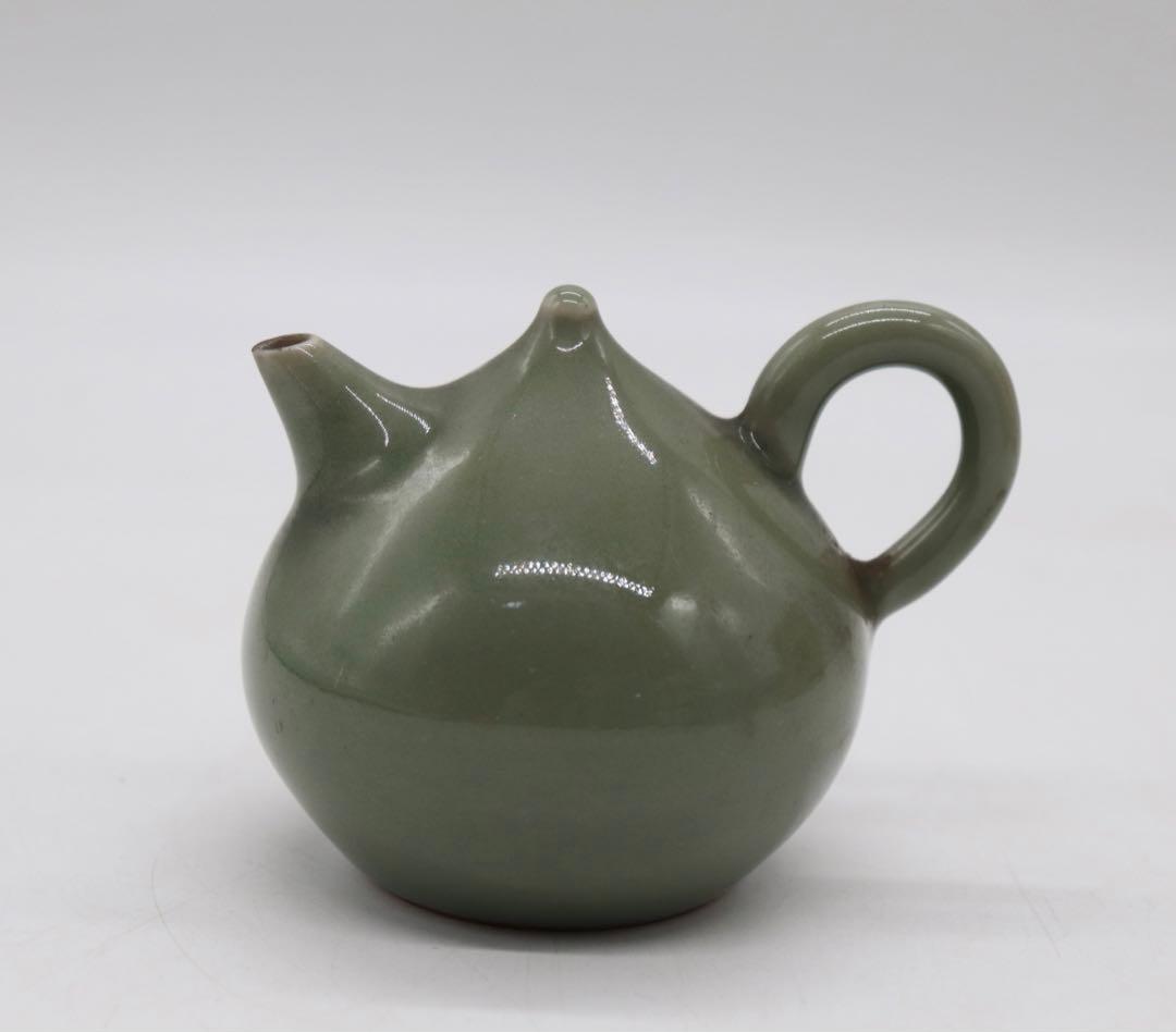 中国　青磁水滴　木箱入　送料込み0511