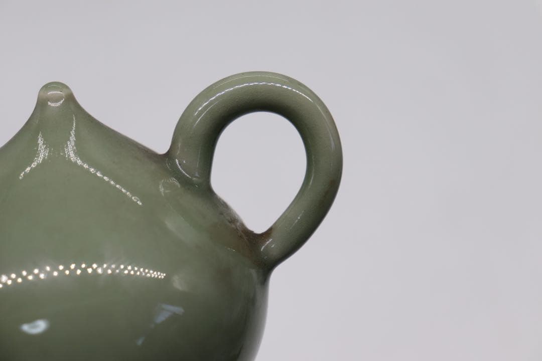 中国　青磁水滴　木箱入　送料込み0511