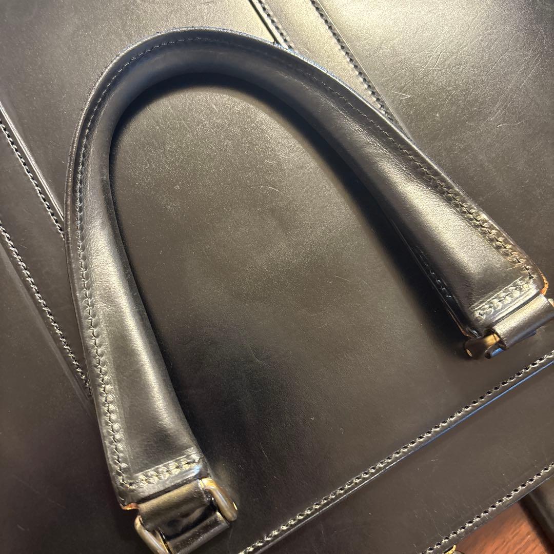 ココマイスター バンガーブリーフ 黒 ショルダー付 ブライドルレザー