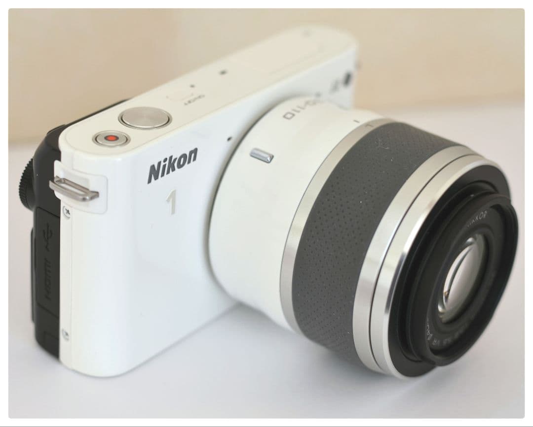 Nikon 1 J2 ミラーレスカメラ ホワイト 2レンズ付き