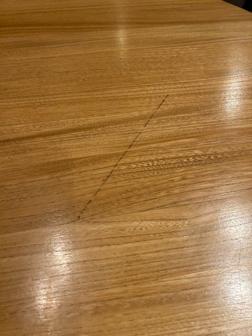 アーコール円形木製ダイニングテーブル