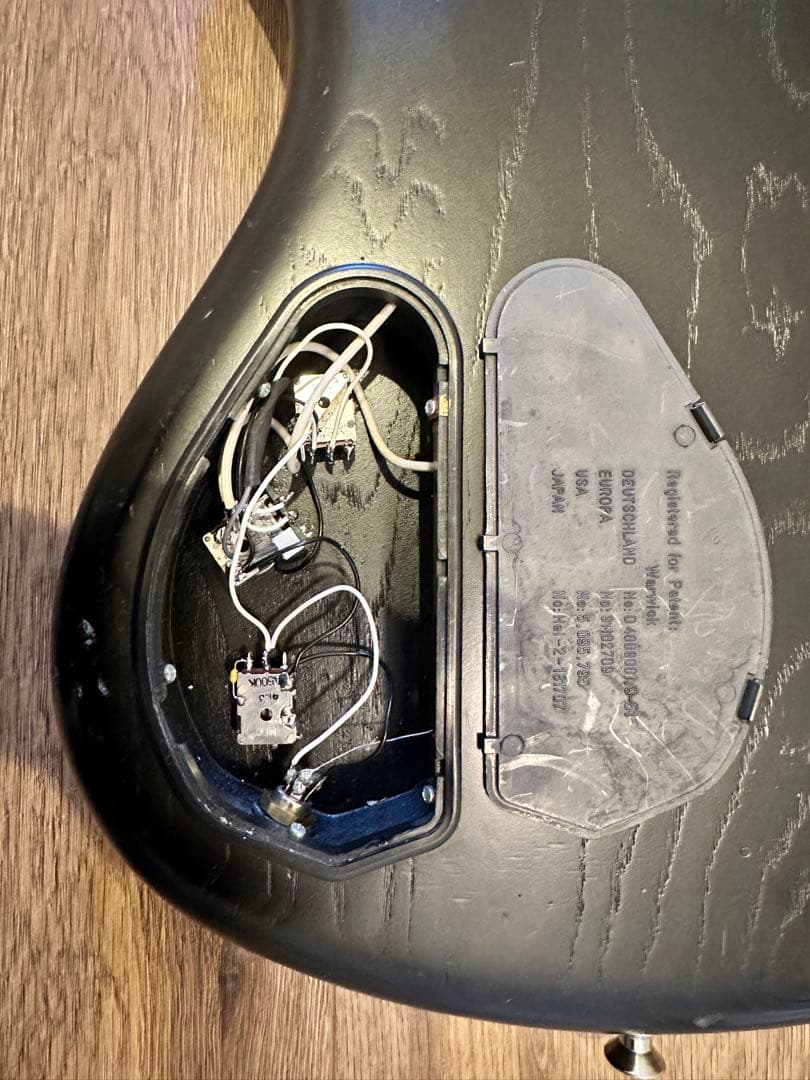 Warwick Corvette Bass 5弦 ブラック