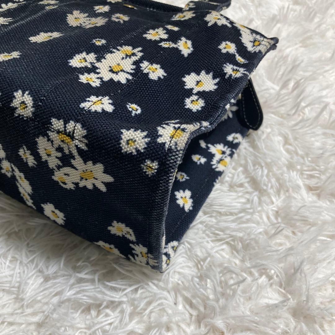 美品　現行　コーチ　ショルダーバッグ　カーゴ トート 26・フローラル プリント