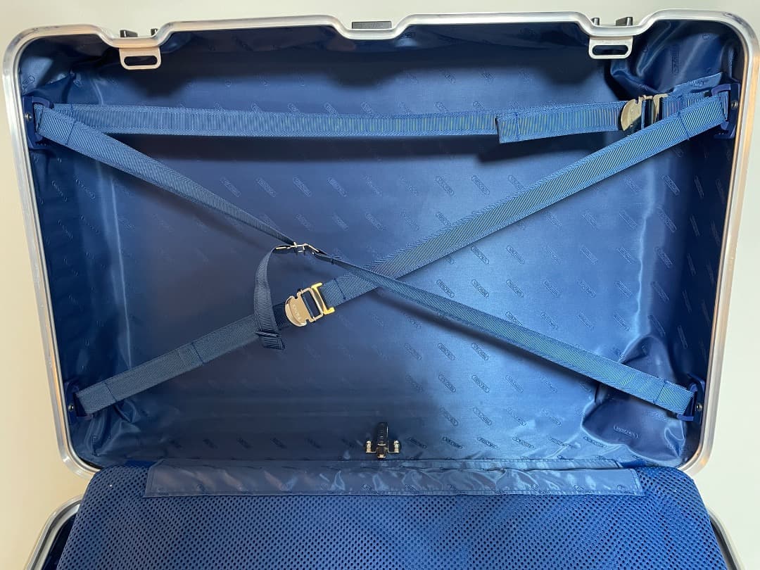 REMOWA リモア ４輪 キャリー ケース スーツケース シルバー