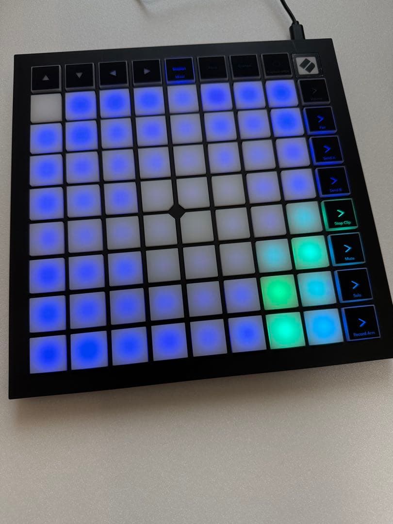 【ほぼ未使用】Novation Launchpad X MIDIコントローラー