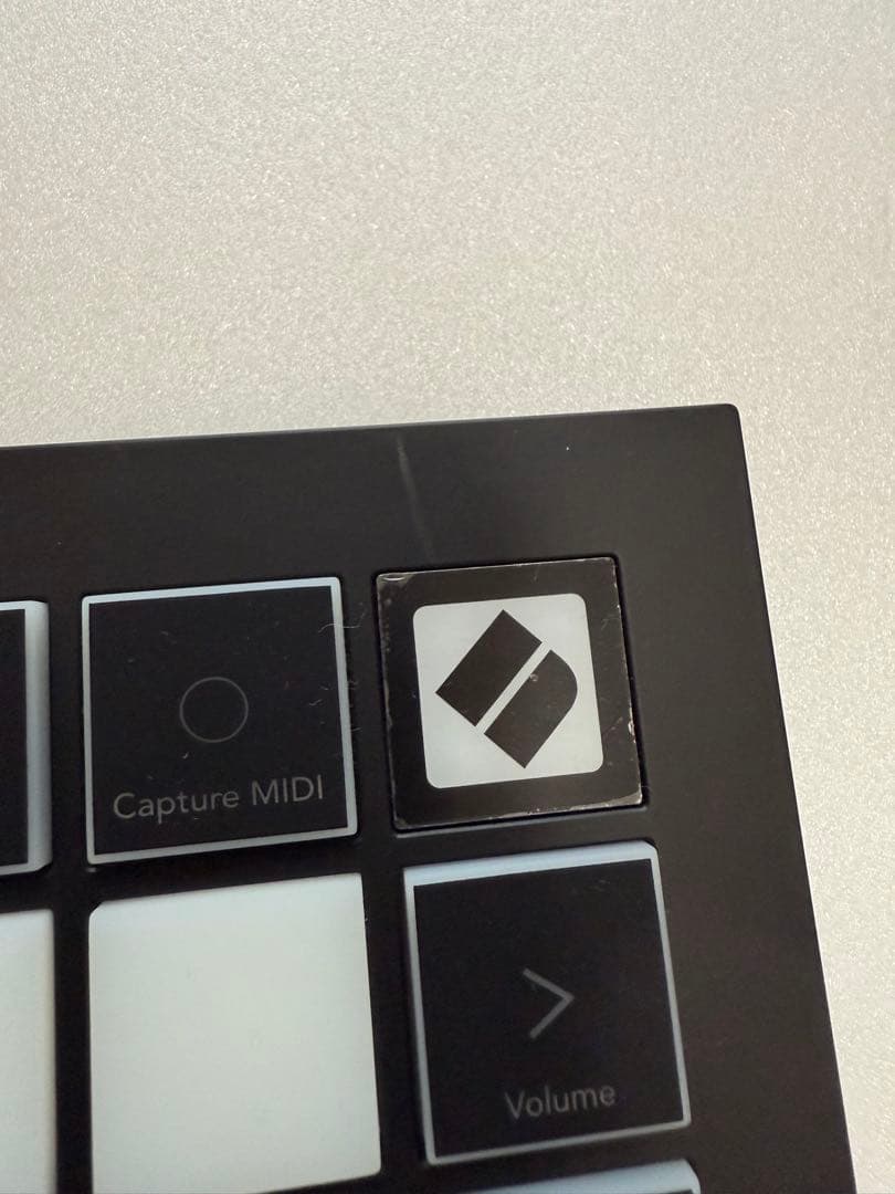 【ほぼ未使用】Novation Launchpad X MIDIコントローラー