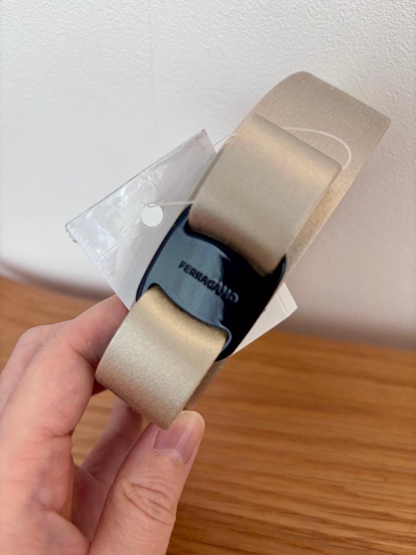 FERRAGAMO サテンリボン ヘアバンド カチューシャ