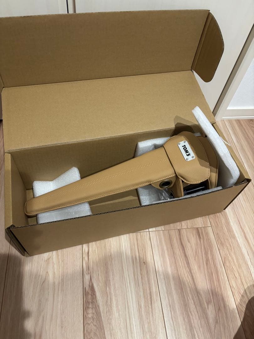 ぴぴん　TOM'S トムス ステアリングロック ベージュ