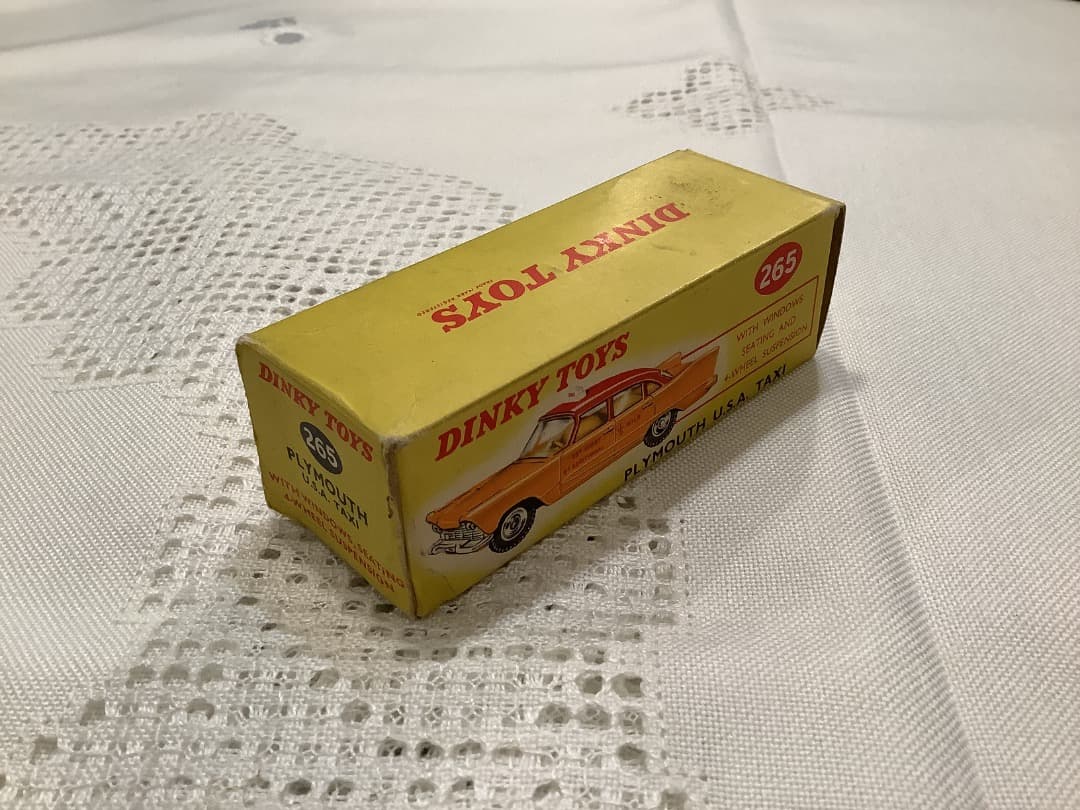 お値下げ！美品　DINKY TOYS プリムス　USA TAXI ミニカー