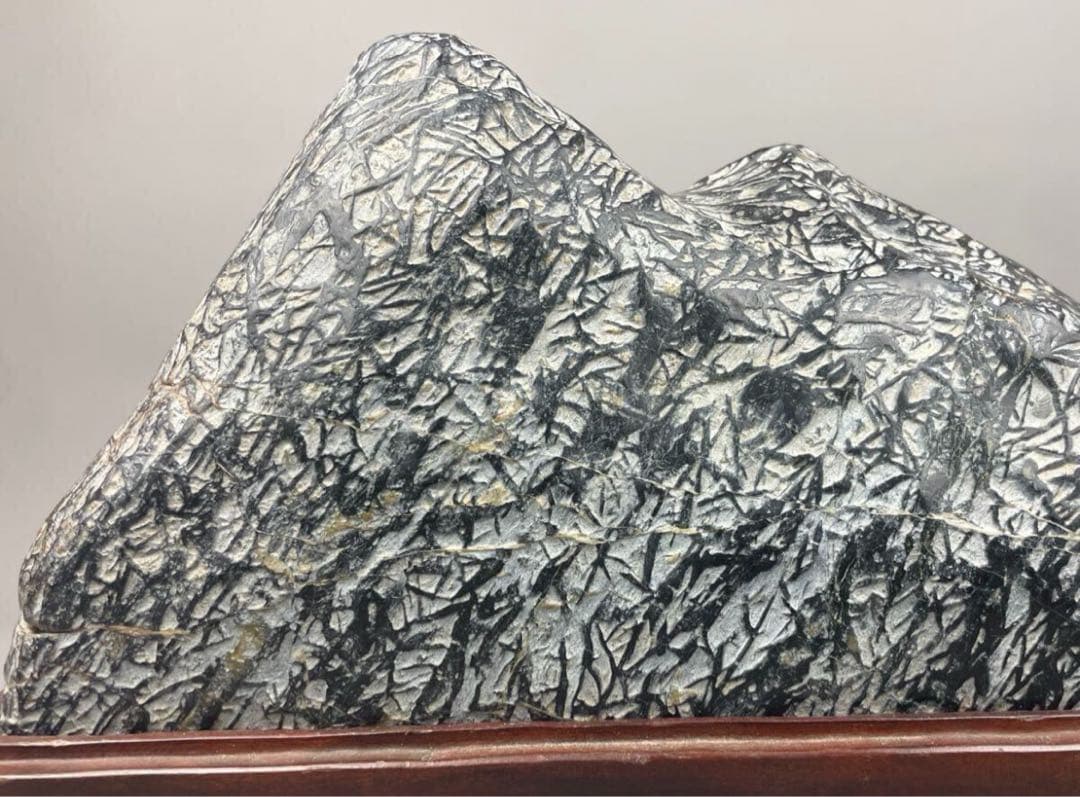 希少 蛇紋石 笹目石 鑑賞石 竹葉石 水石 自然石 天然石 パワーストーン 鉱石