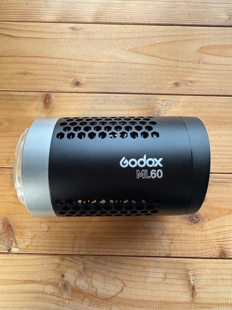 Godox ML60 手持ちLEDビデオライト