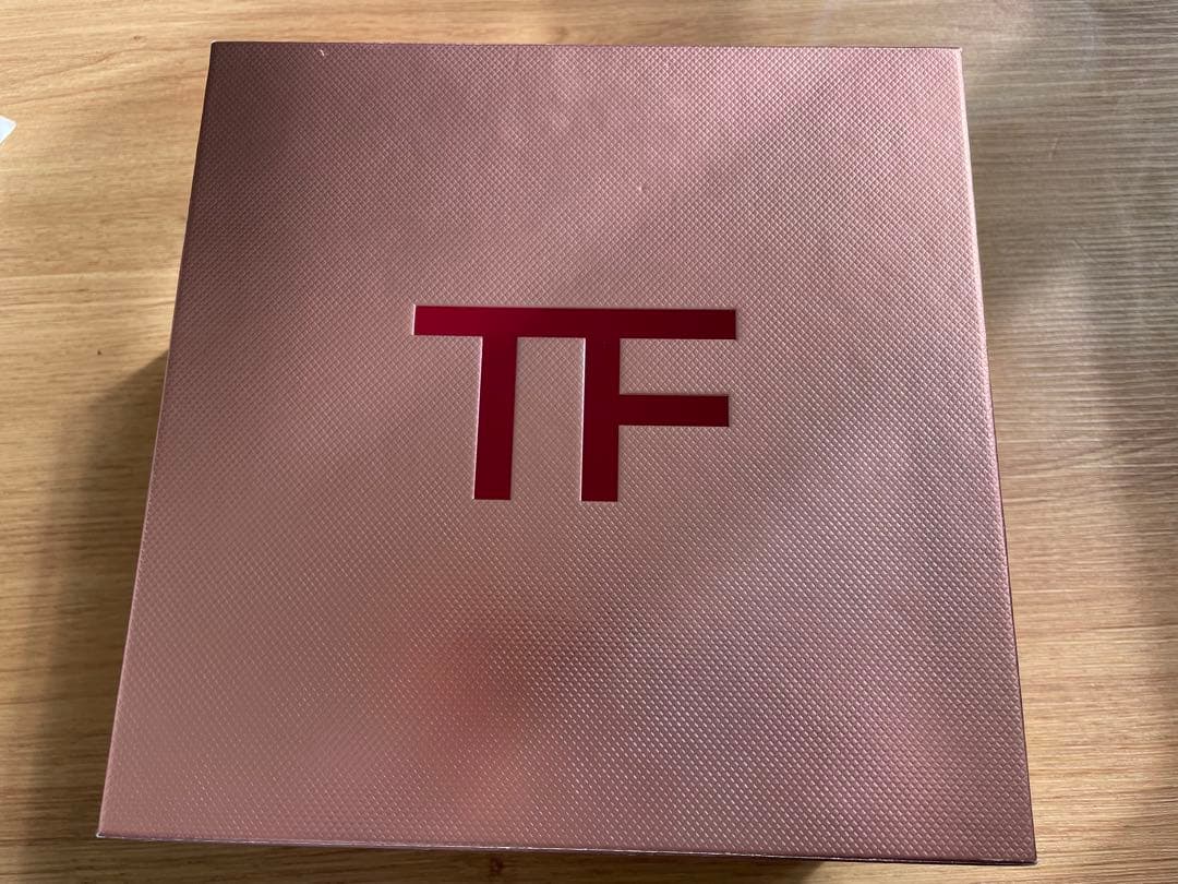 TOM FORD OUDWOOD ボディモイスチャライザー＆シャワージェルセット