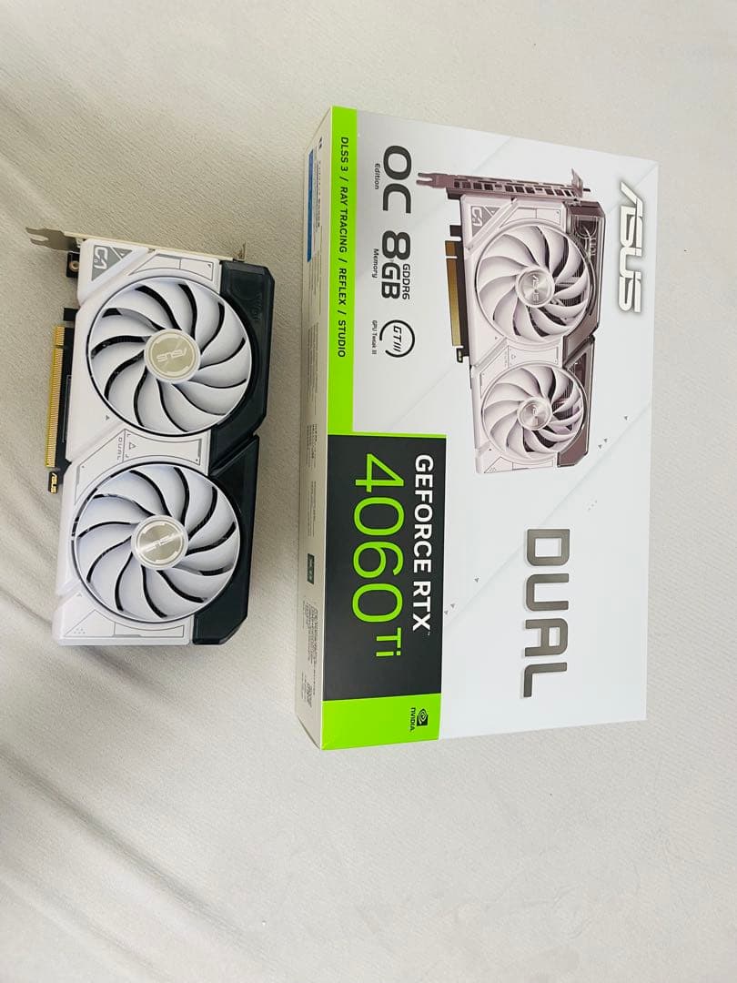 白ASUS GeForce RTX 4060 Ti DUAL 8GB OCモデル