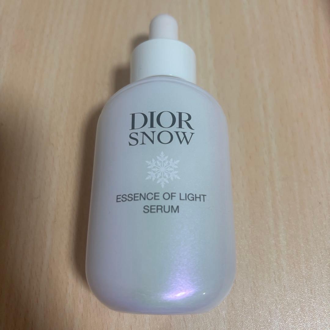 【Dior】ディオールスノーエッセンスオブライトセラム薬用美容液 50ml