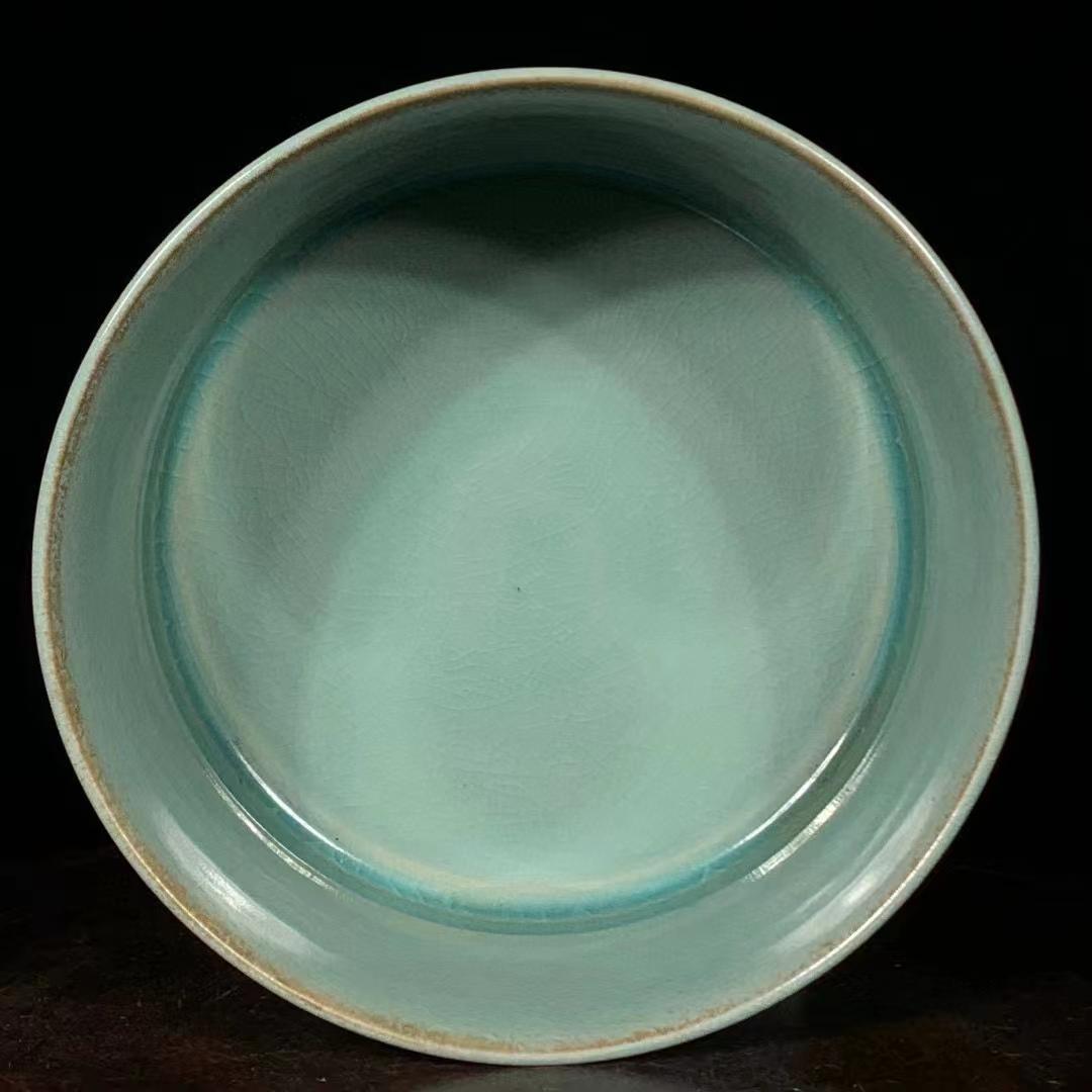 中国古美術・旧蔵の磁器・三足奐・18x13cm・置物・書道・文房具・稀少品・賞物