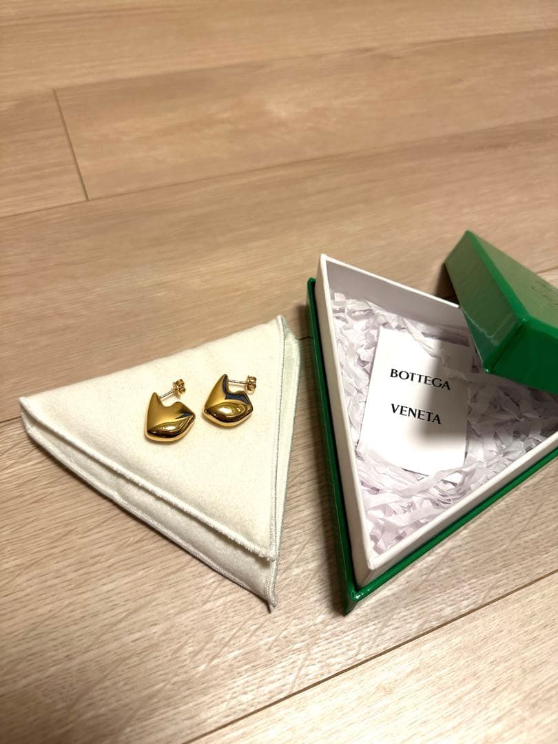 Bottega Veneta ミニフィンピアス　ゴールド