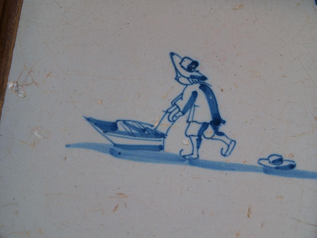 デルフトタイル そり遊び 何かを運ぶ人 帽子落ちてますよ 木製フレーム/J543