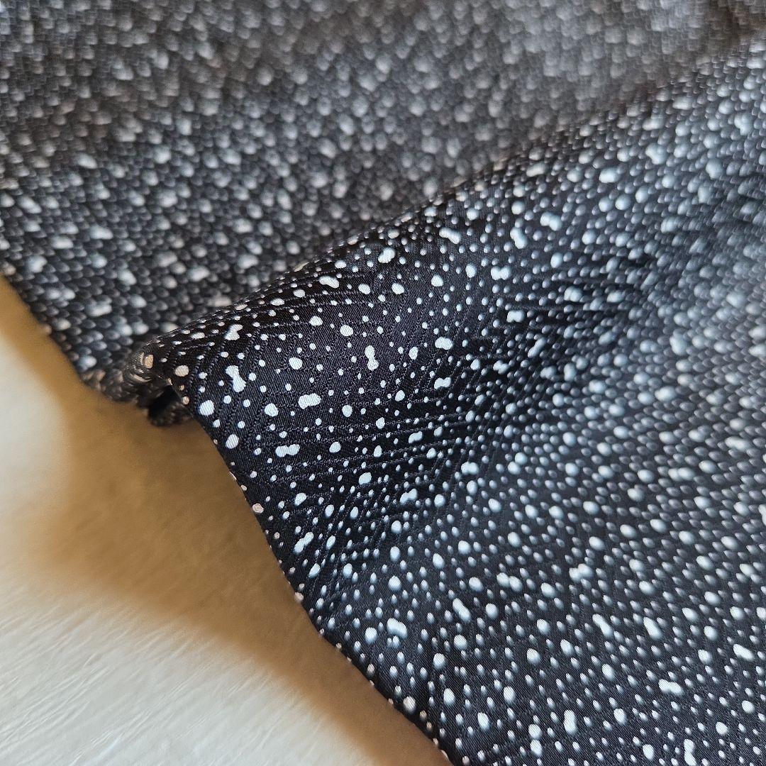 作家物　モノトーンを楽しむ　雪景色のような付下げ