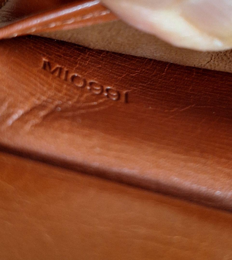 ルイヴィトン　エピパスポートケース　カード入れ　札入れ