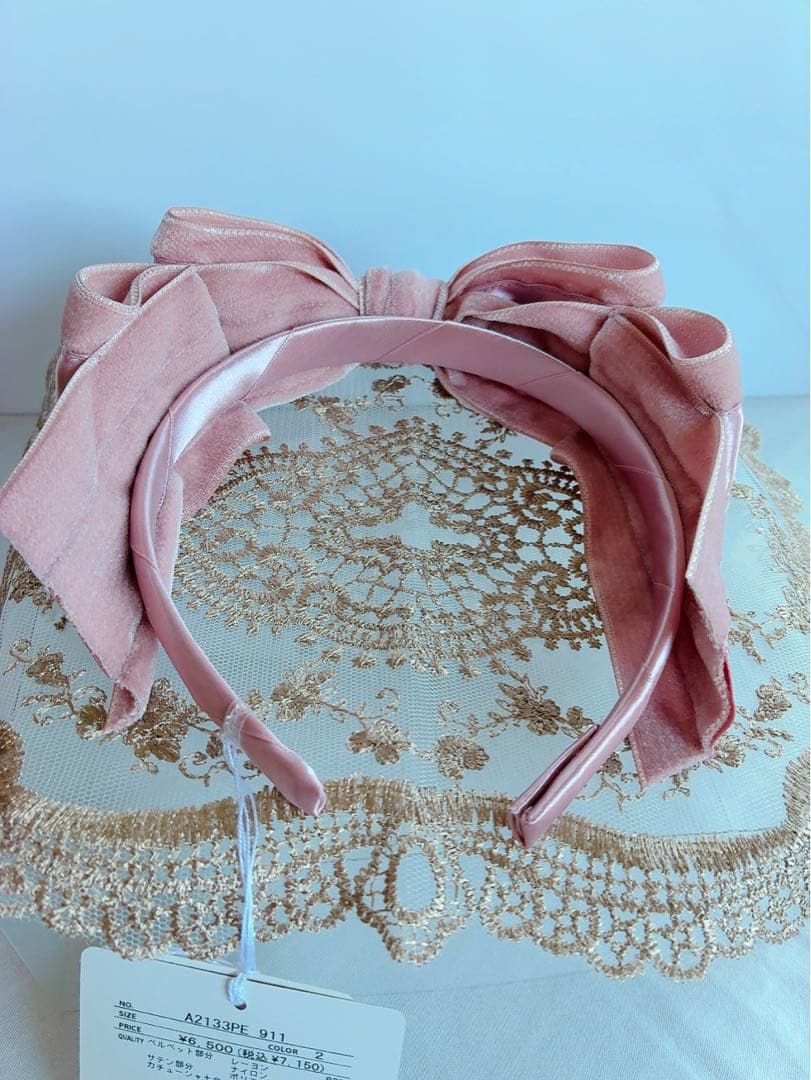 ピンクハウス❤️【未使用】ベルベットリボンのカチューシャ❤️ ロゴ入りサテンリボン