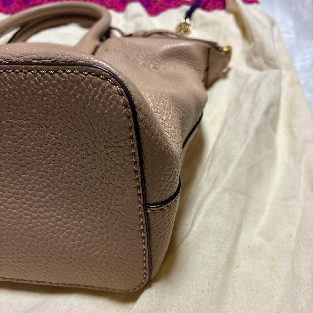 くまちゃんToryBurchピンクベージュハンドバッグタッセル付き