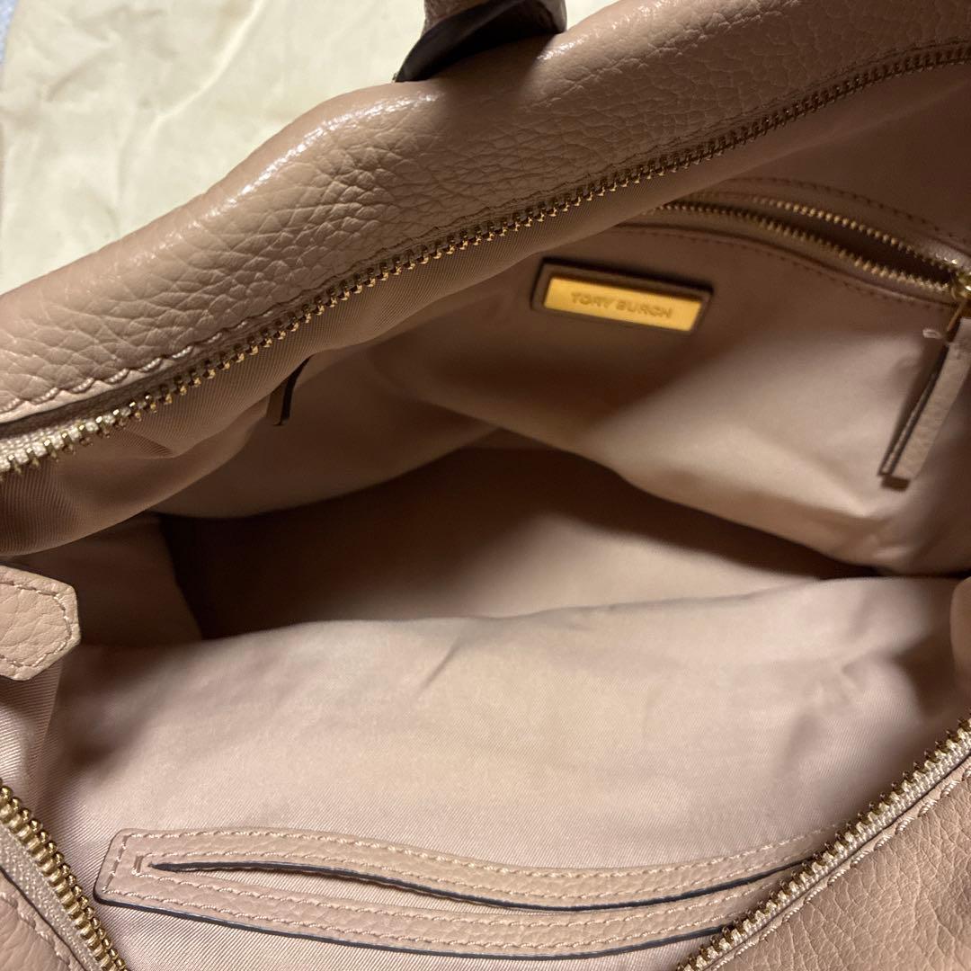 くまちゃんToryBurchピンクベージュハンドバッグタッセル付き