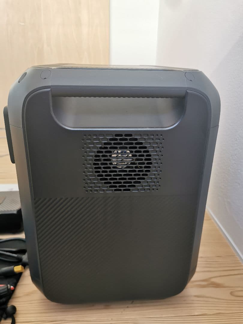 【美品】BLUETTI AC200MAX 大容量ポータブル電源