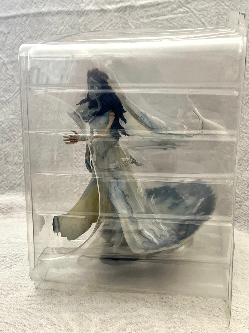 未開封・ティム・バートンのコープスブライド エミリー フィギュア