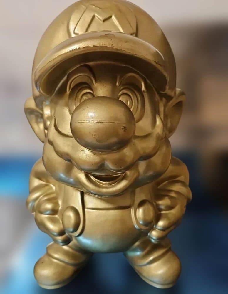 ゴールド マリオ フィギュア 金のマリオ像