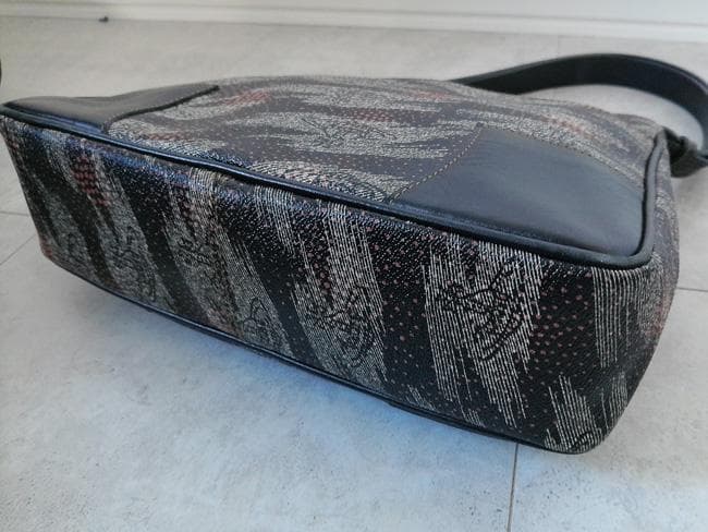 美品 ヴィヴィアンウエストウッド オーブ 総柄 ショルダーバッグ イタリア製