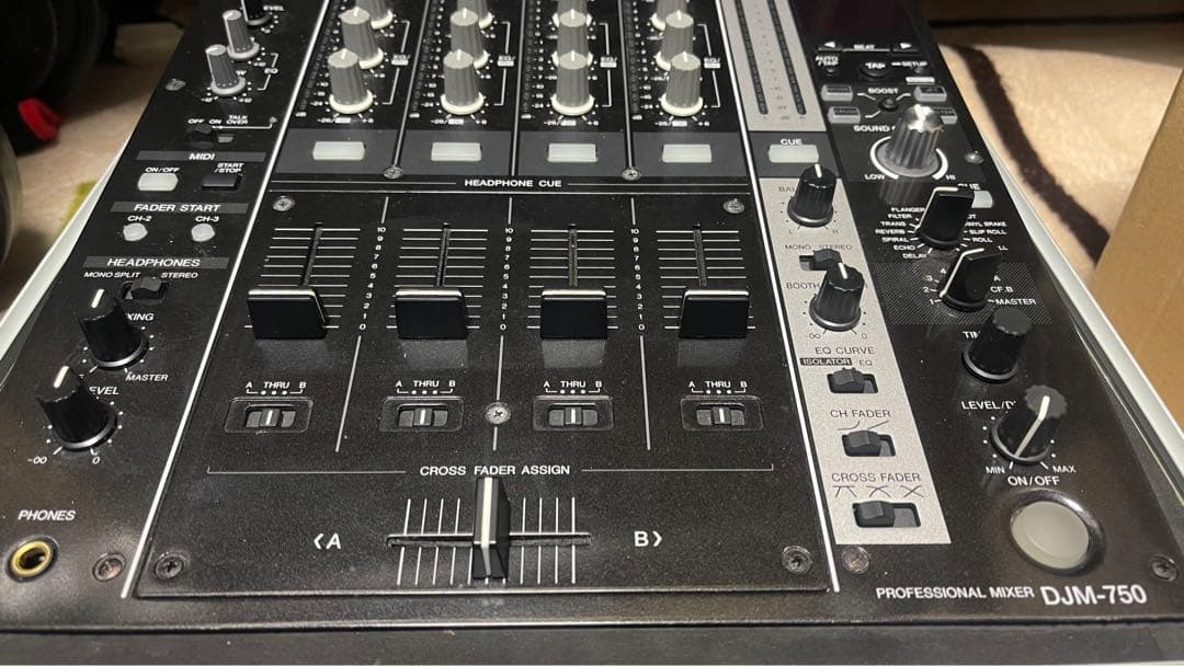 早い者勝ち　Pioneer DJミキサー DJM-750 ハードケース付