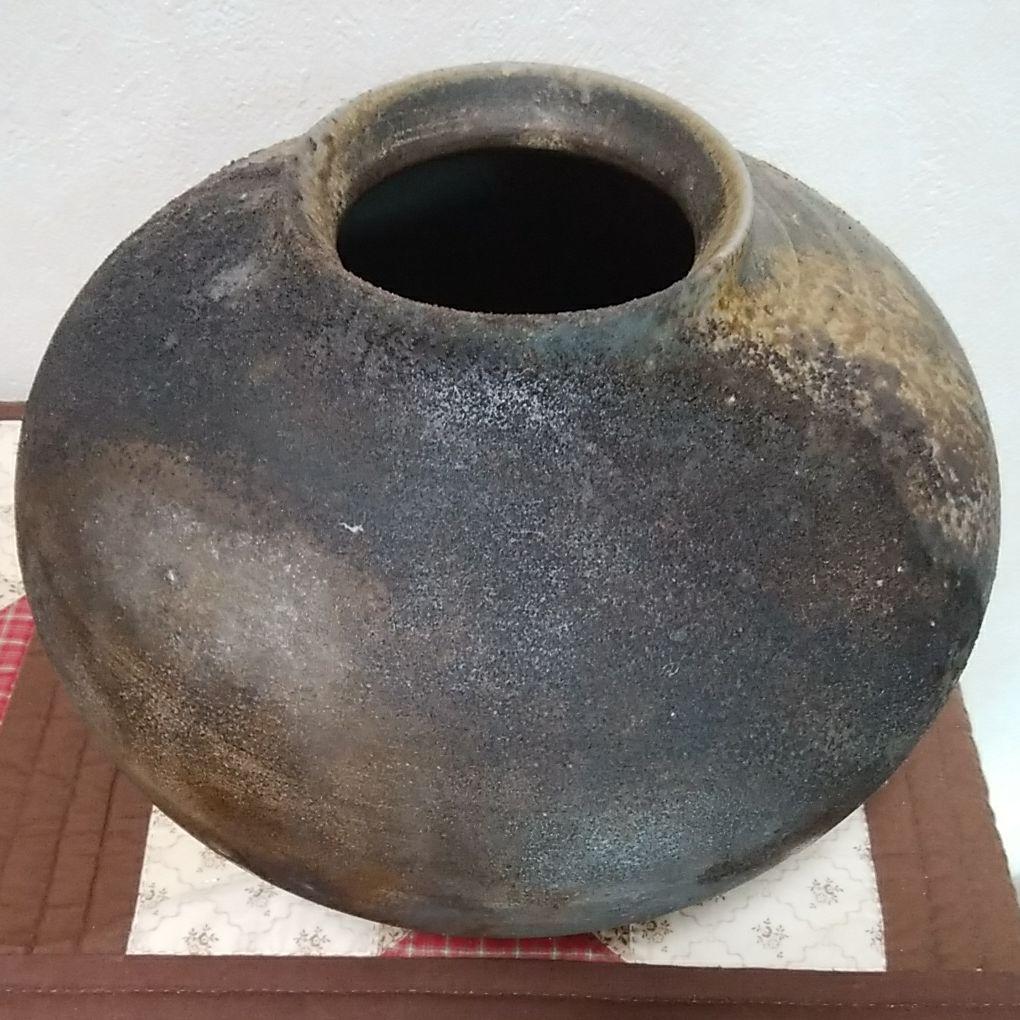 備前焼花瓶➕石造の置き 台