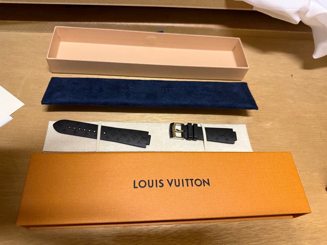 Louis Vuitton ブラックラバーベルト