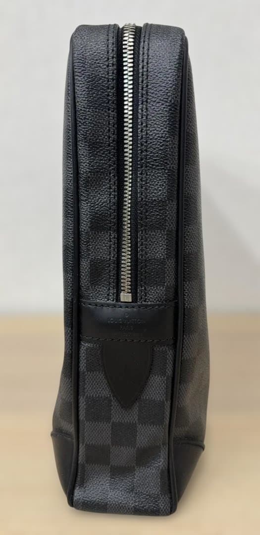 【訳アリ】LV ポルト ドキュマン・ヴォワヤージュ ダミエグラフィット