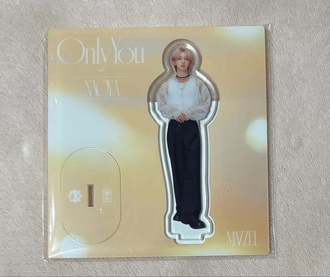 MAZZEL NAOYA アクスタ