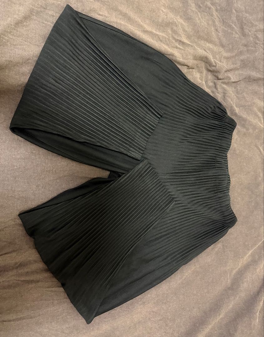 HOMME PLISSÉ ISSEY MIYAKE BASICS プリーツパンツ
