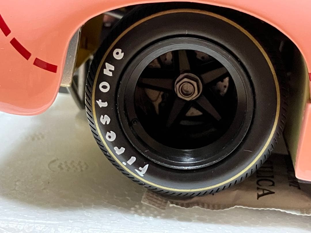 週末特価　ミニチャンプス　1/18 ポルシェ　917/20 ピンクピッグ