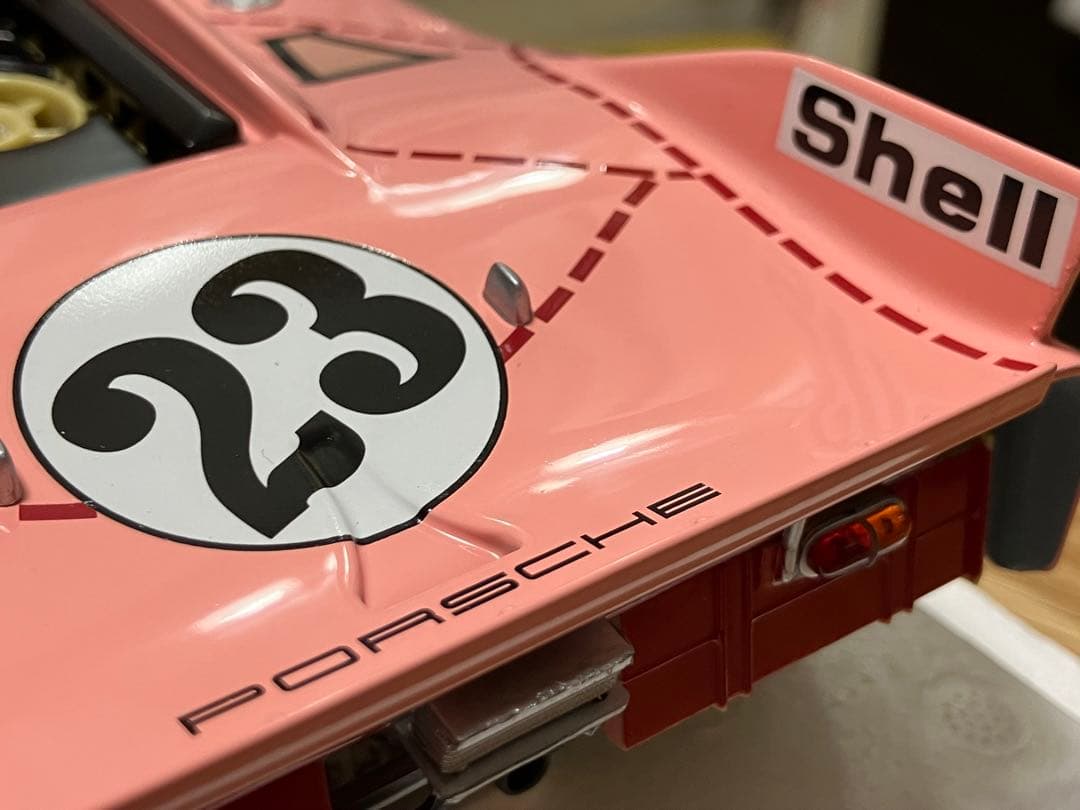 週末特価　ミニチャンプス　1/18 ポルシェ　917/20 ピンクピッグ