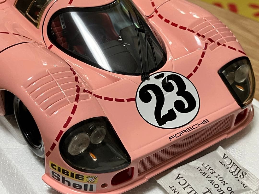 週末特価　ミニチャンプス　1/18 ポルシェ　917/20 ピンクピッグ