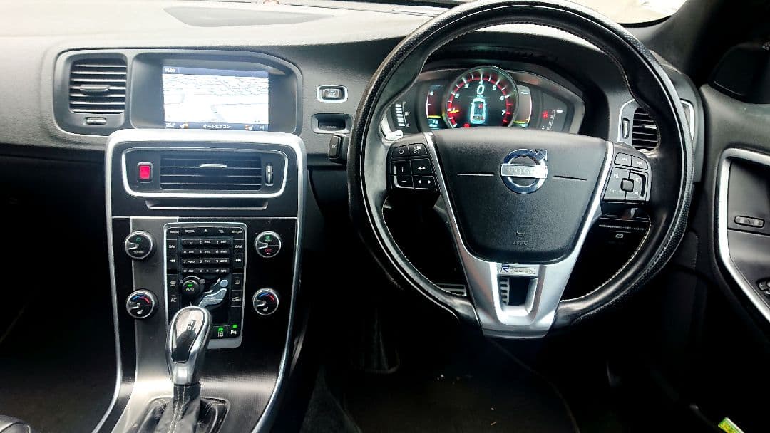 ボルボ V60 Rデザイン Tベル済 新車時より記録簿8枚