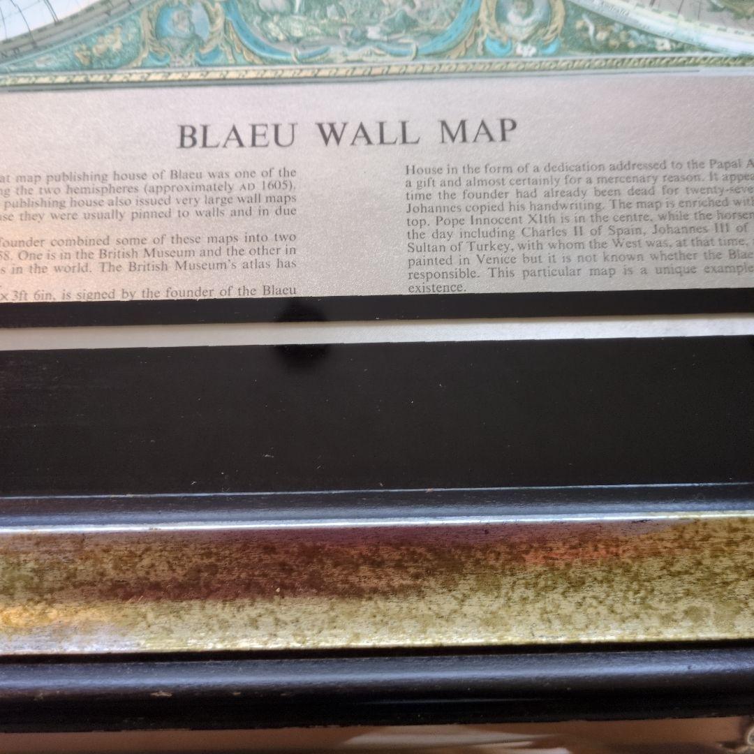 再値下げ26555円 アンティーク風世界地図 二つの球体地図、人気の金＆黒の額縁