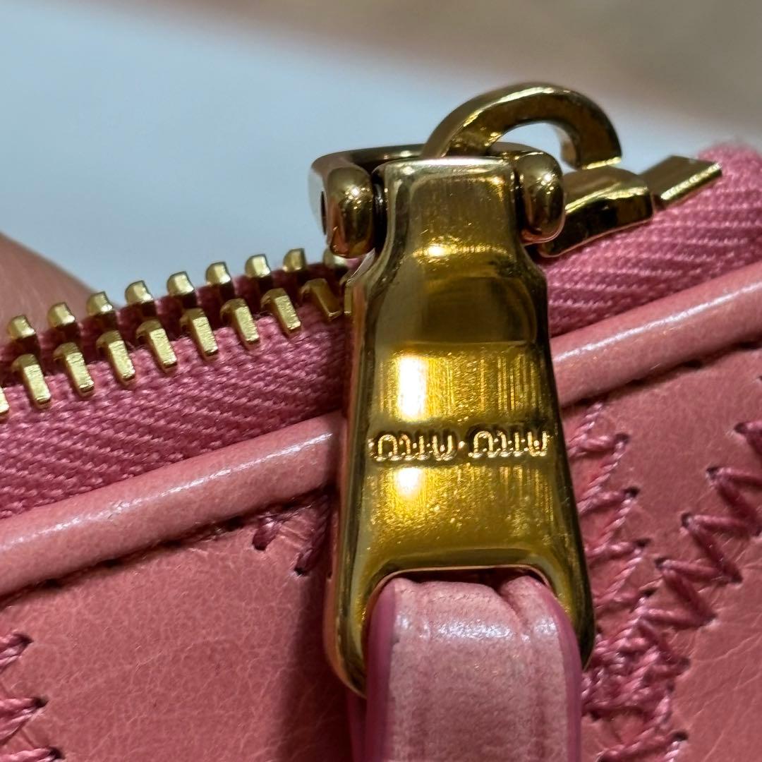 【にゃん】MIUMIU ミュウミュウ フラグメントケース