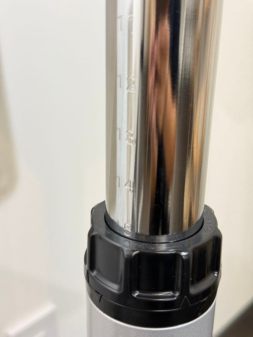 エリアSC 2650 ラチェット昇降式　テーブル脚ほぼ新品