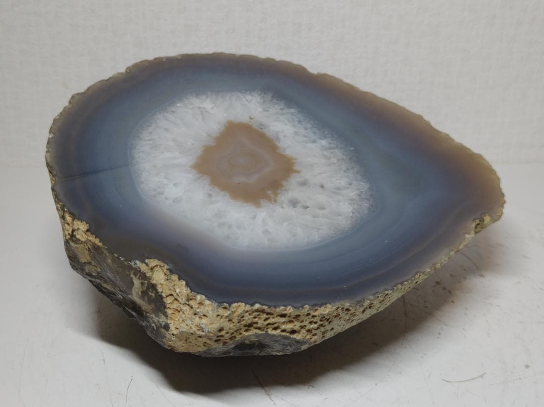 瑪瑙 3.6kg メノウ 原石 鑑賞石 自然石 誕生石 水石 鉱物 宝石 置石