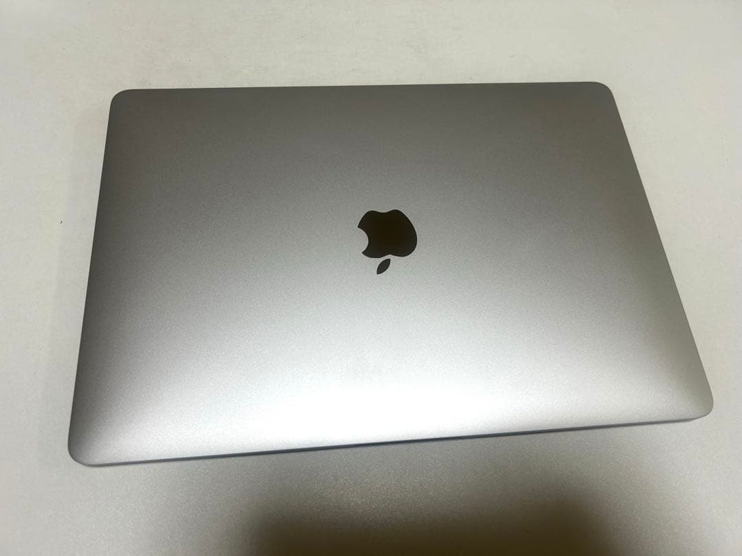 MacBook Air 本体 充電器、箱付き