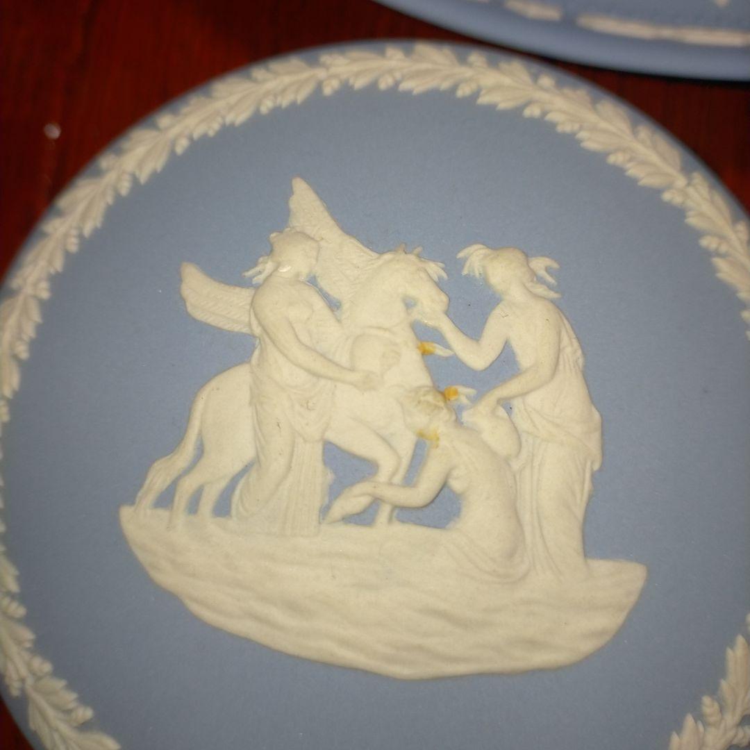  ブルーの浮彫り陶器セット ウエッジウッド