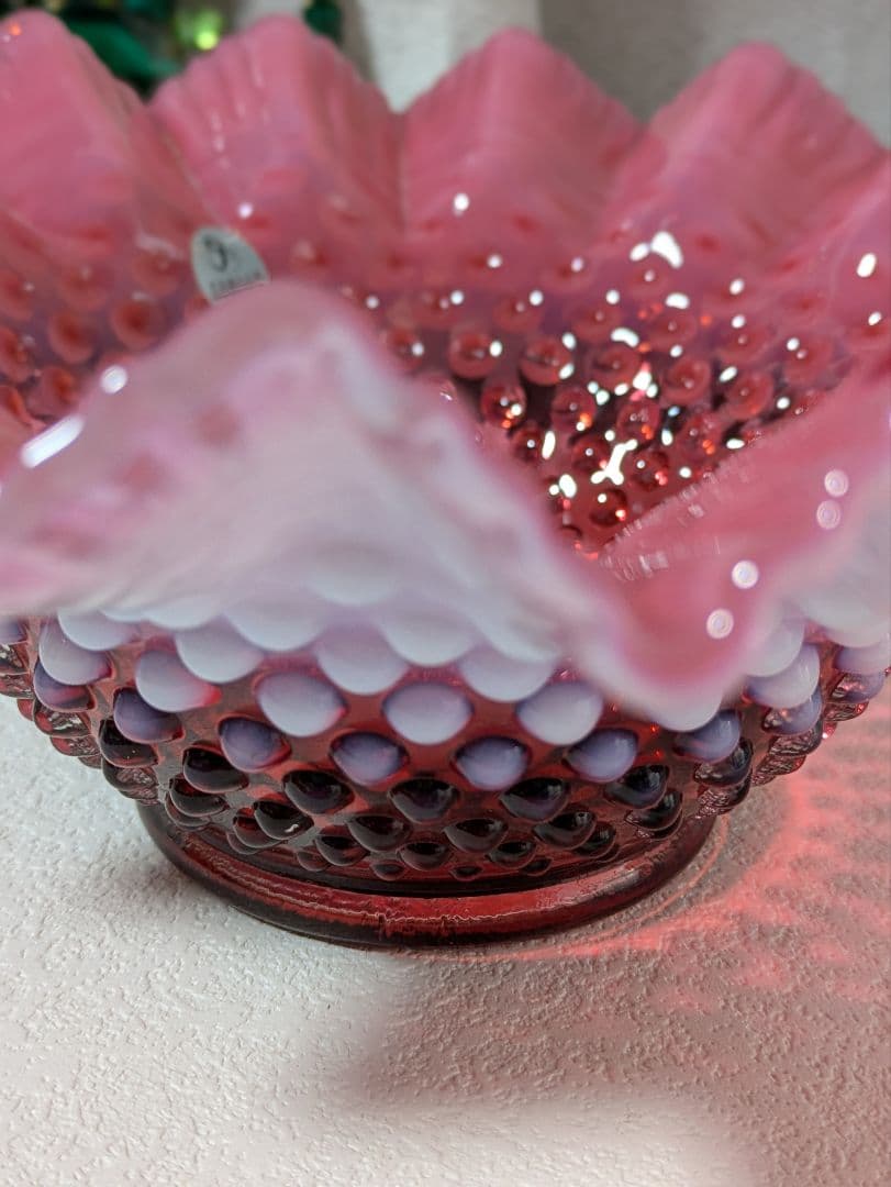フェントン　クランベリーホブネイルオパルセント　フリルエッジ　ラージガラスボウル