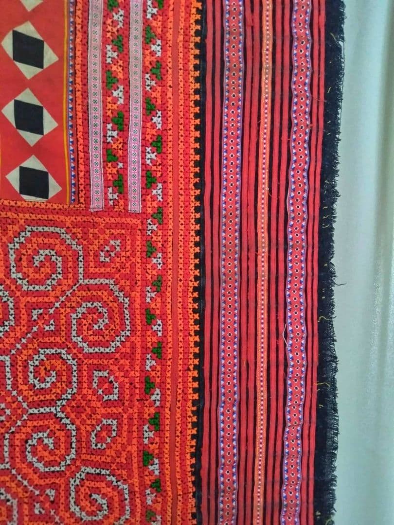 【東南アジアの布】タイ 山岳民族の衣装 スカート 古布 アンティーク